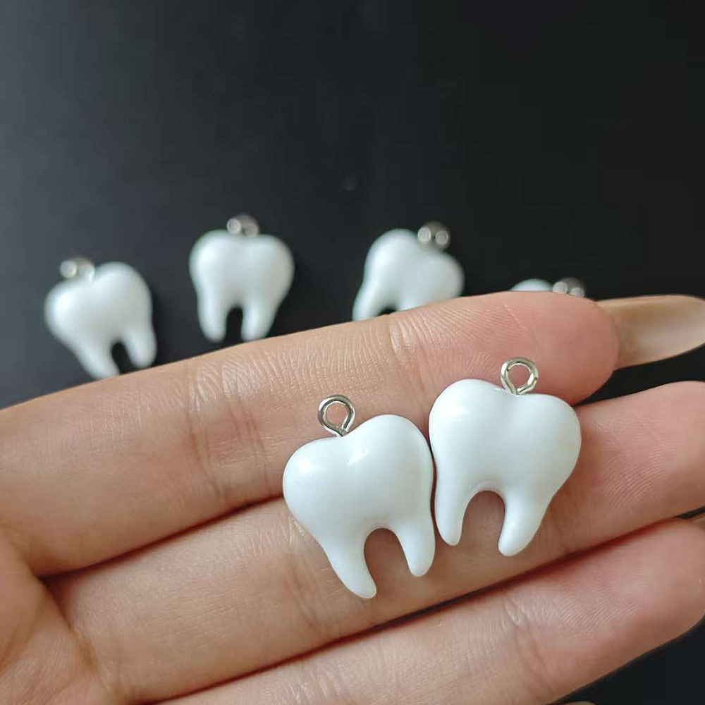 จี้เรซิ่นรูปฟันสีขาวน่ารัก 10  - Resin Art Gift Ideas บทวิจารณ์และราคา